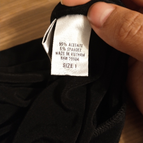 Chico's Black Tunic Top size Medium M Black EUC - Picture 9 of 9